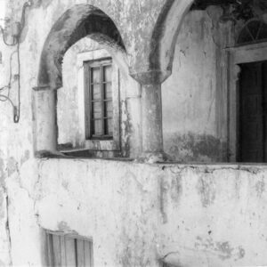 Η Οικία Ναυπλιώτη στη Μάρπησσα, χτισμένη το 1747, χαρακτηρισμένη ως ιστορικό διατηρητέο μνημείο με το ΦΕΚ 209/Β/17-3-1989.