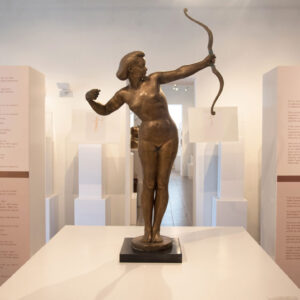 “Female archer” (1937). Bronze 1,40 m. “Nikos Perantinos” Sculpture Museum, Marpissa.