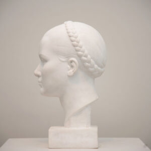 “Head of Parian kore” (1936). Marble- lychnite 0,38 m. “Nikos Perantinos” Sculpture Museum, Marpissa.